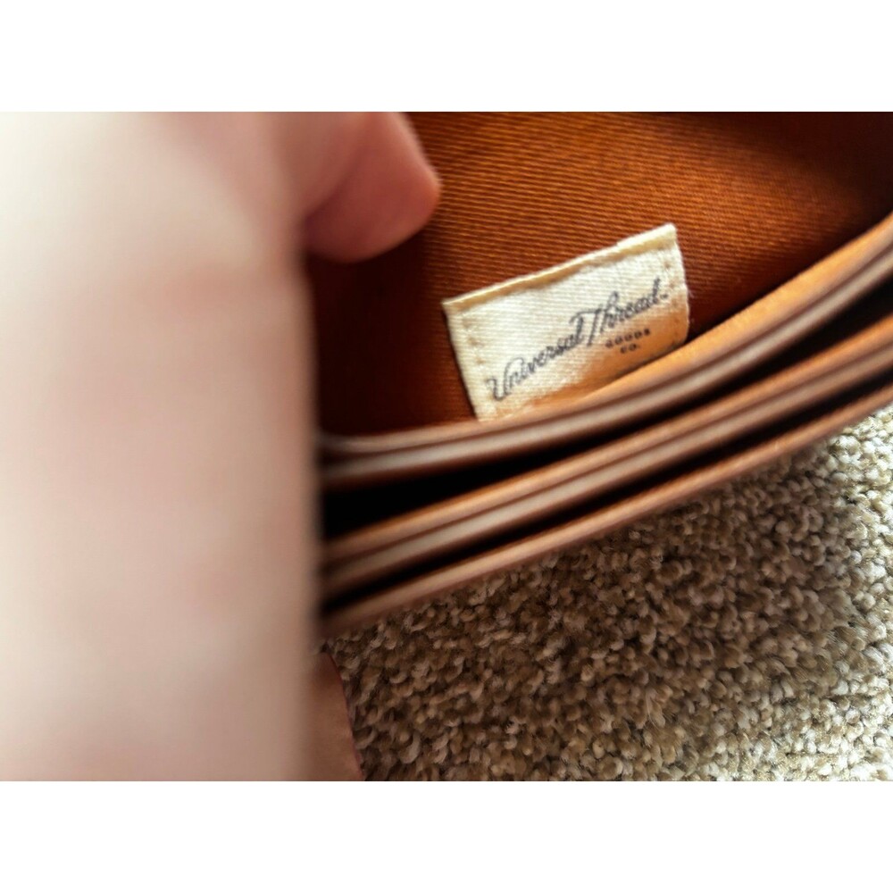 Small Universal Threads Brown Wallet - Picture 3 of 5